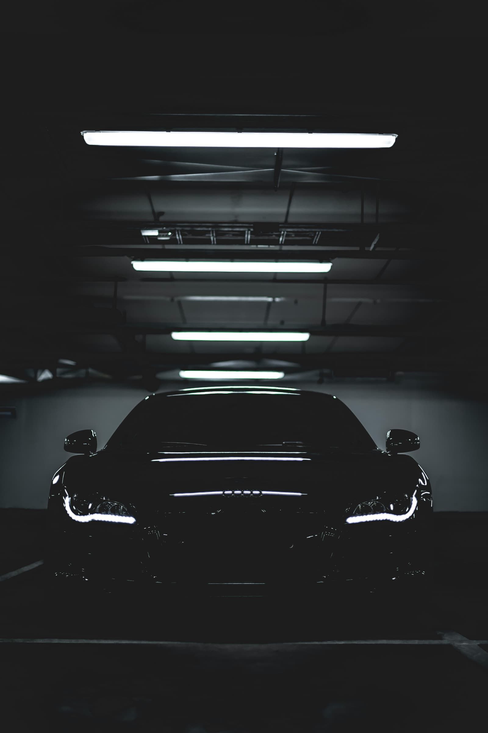 Rij Tesla's in de showroom van The Electric Car Company